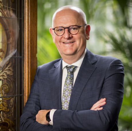 De heer Jos Lantmeeters, Voorzitter van de Euregio Maas-Rijn, 
Gouverneur van de Belgische provincie Limburg